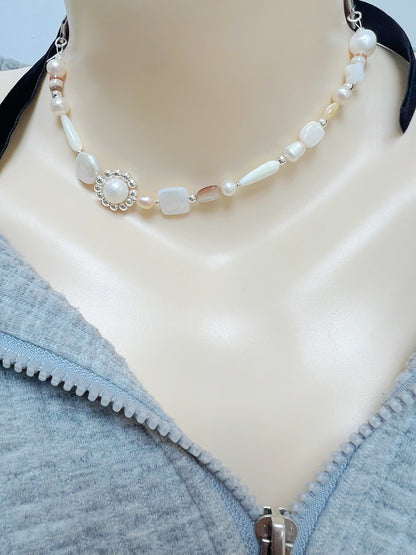 Bow Pearl Necklace