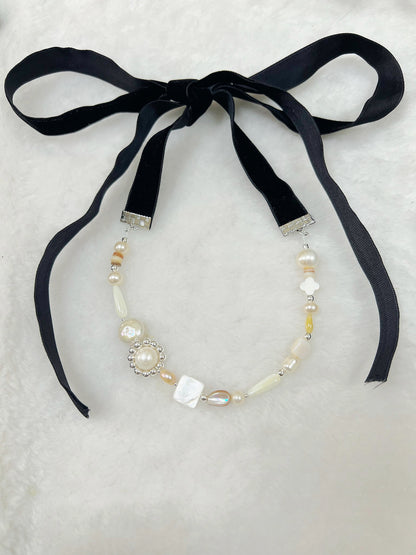 Bow Pearl Necklace