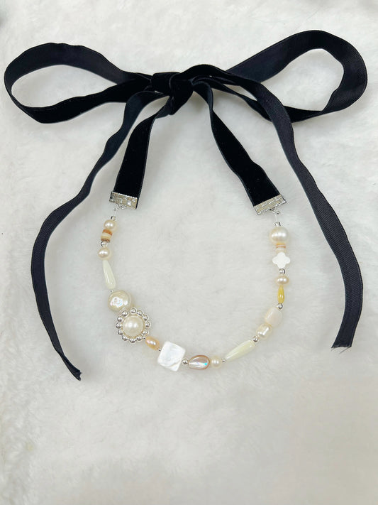 Bow Pearl Necklace